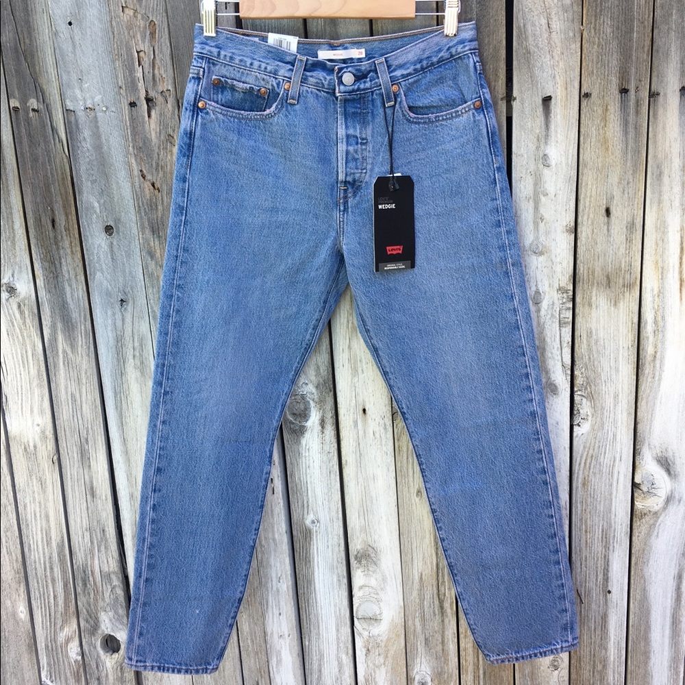 NWT Levi’s Wedgie Icon Fit Jean Athens Legion 28